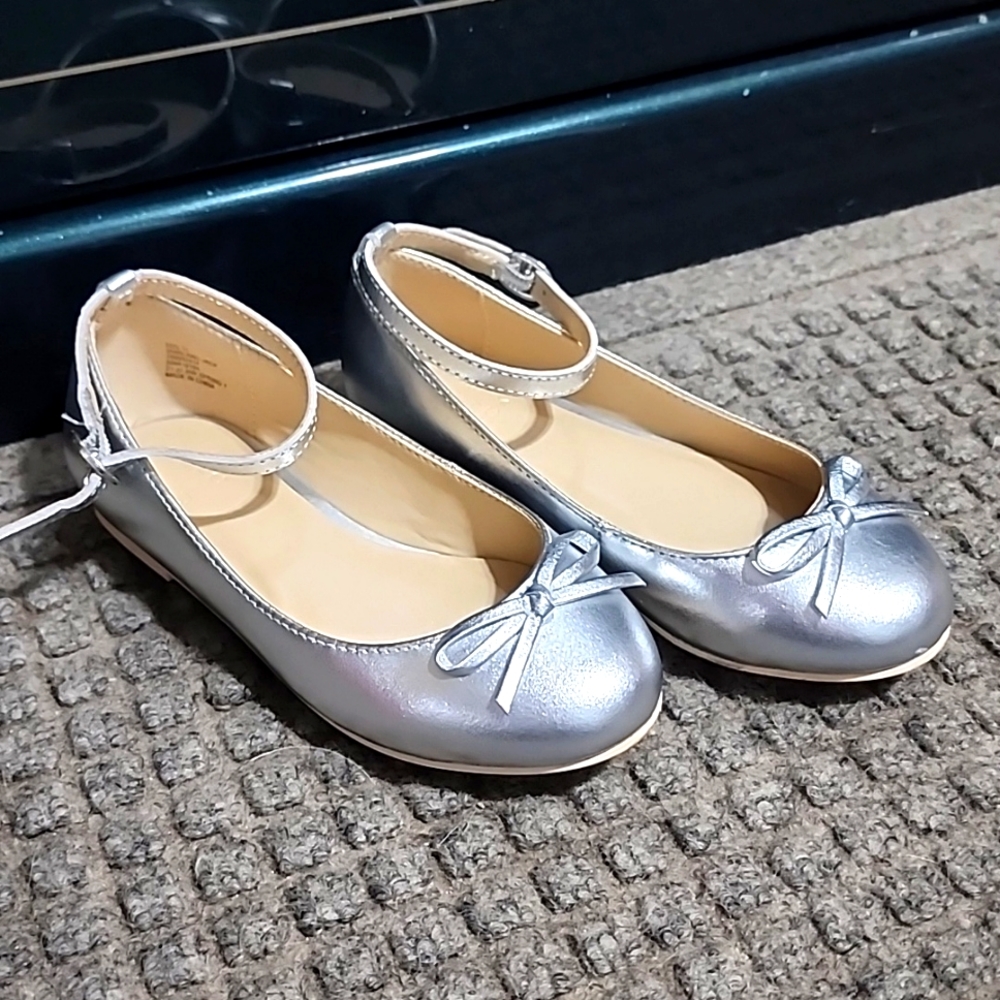 Dress shoes